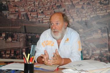 L’assessore Marco Chiari nel suo ufficio in Palazzo Orsetti