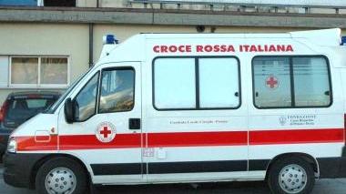 Un’ambulanza della Croce Rossa (foto di repertorio)