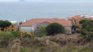 Ruspe a lavoro nell’area dei Pozzetti, sotto via della Pace