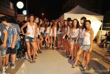 Una sfilata di moda a Marina    