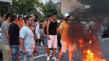Un momento della protesta in via Andrea da Quarata