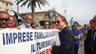 <b>PROTESTA.</b> Balneari in piazza contro le aste delle spiagge
