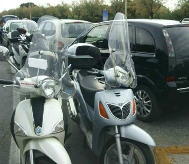 Due scooter multati sul lungomare 