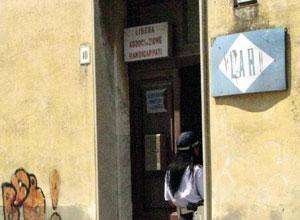 La famiglia sfrattata occupa l'ex ambulatorio, poi si trova l'accordo