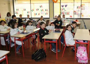 Bambini in una scuola elementare 