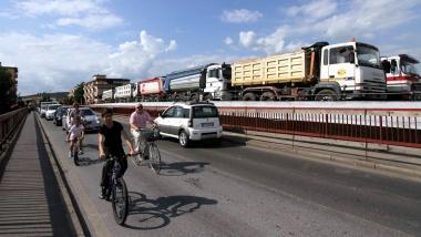Il collaudo del nuovo ponte sullArno 