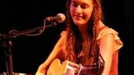 Il folk Usa in concerto con Josephine Foster