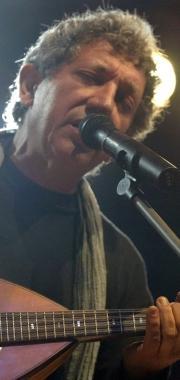 <b>LARTISTA </b>Eugenio Bennato sul palco del festival 