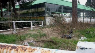 Gli edifici occupati all’ex ippodromo