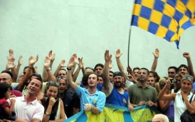 I tifosi azzurri durante una manifestazione in piazza        