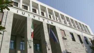 Vuole 34 milioni dall'ordine degli avvocati, perde la causa