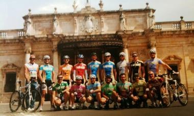 Il gruppo ciclistico Team Segifin Bob Molla che parteciper&agrave; alla Gran Fondo delle Dolomiti    