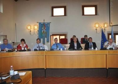 Una seduta del consiglio di San Giuliano 