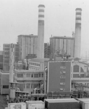 Una foto della centrale Enel di via Salvatore Orlando  