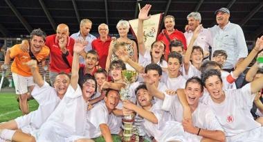 Grifone e Cervo alzano la Coppa