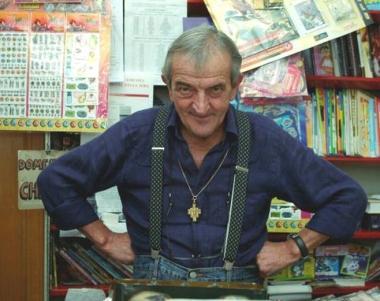 Romano Battaglioli storico edicolante di piazza Mercatale noto come il Maestro 