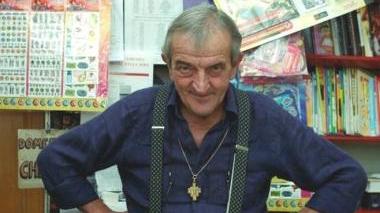 Romano Battaglioli storico edicolante di piazza Mercatale noto come “il Maestro”