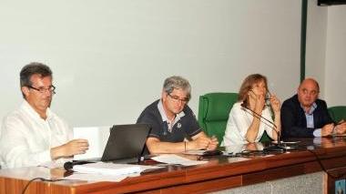 Sopra da sinistra il sindaco Roberto Peria, il presidente dell’Autorità Portuale Guerrieri e gli assessori Anna Marson e Alessandro Mazzei