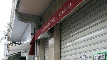 <b>CRISI.</b> Serrande abbassate da Paola Ungheria in via Garibaldi