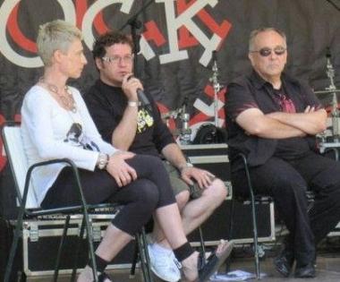 Bandinelli (al centro) sul palco 