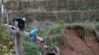 I periti al lavoro lungo la frana di Mirteto
