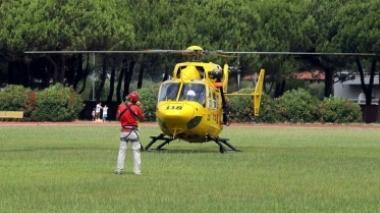 L’elicottero del 118 atterrato al campo scuola per caricare gli uomini del Sast
