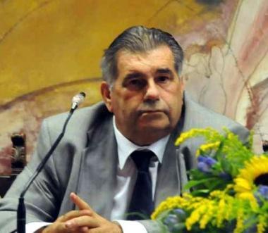 Sopra Nelso Ricci, a destra i tifosi della Carrarese 