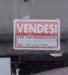 <b>VENDESI.</b> Cartello in zona Cavour 