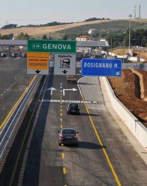 Il nuovo casello autrastradale a Vada 