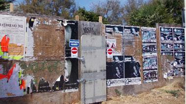 Lucchetti e cartelli: chiusa la spiaggia Pendola Domani sit-in dei bagnanti