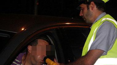 Scappa dopo aver investito un motociclista