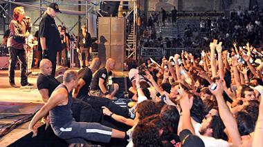 Rissa e feriti per vedere i Doors