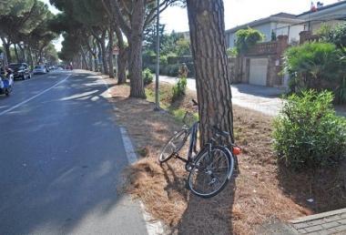 La bicicletta della donna investita in via della Repubblica 