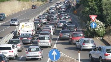 <b>PROTESTA.</b> Ieri da Albinia a Orbetello traffico in tilt per la manifestazione dei residenti di Albinia