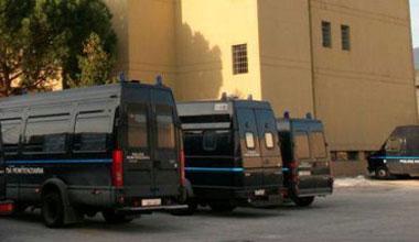 Manifestazione degli anarchici al carcere della Dogaia