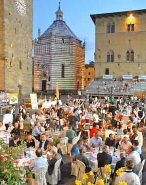 Cena in piazza Duomo 