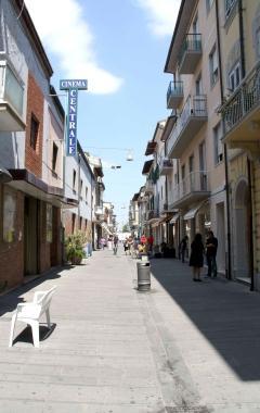 Via Battisti in centro 