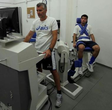 Ultimi test fisici nei saloni sotto la tribuna dello stadio Castellani prima della partenza per il ritiro          
