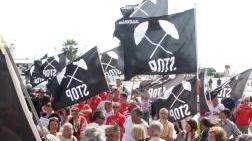 <strong>CONTRO LE ASTE.</strong> Una protesta dei balneari: i titolari degli stabilimenti si ingegnano per trovare nuove forme di battaglia contro la messa a gara delle concessioni