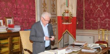 I partiti: «Giù le mani dalla giunta»