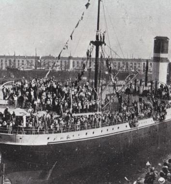 Una nave carica di emigranti italiani