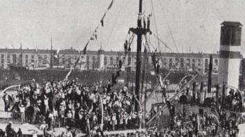 Una nave carica di emigranti italiani