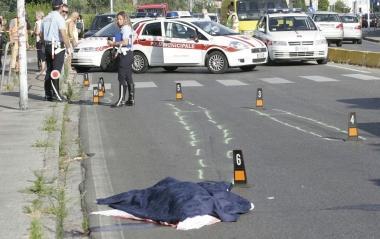 Il corpo senza vita della pensionata in via Liliana Rossi    