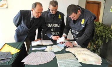 Assegni e cambiali sequestrati dalla Guardia di Finanza in uninchiesta contro lusura 