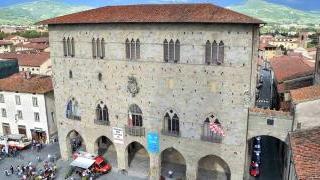 In tre superano i 100.000 euro