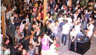 Il vicesindaco Costagliola denuncia: i marocchini vendono alcol senza licenza