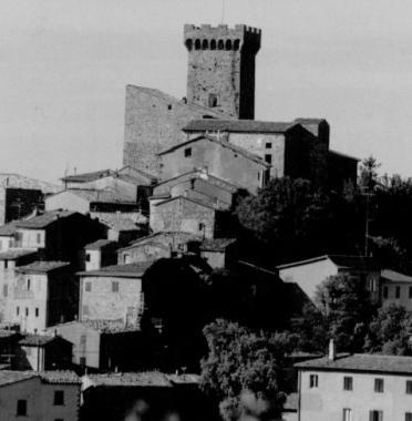 <b>ARCIDOSSO</b> Una panoramica del borgo medievale 