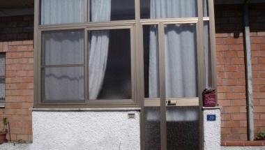 <b>VIA SFORZESCA </b>Uno degli alloggi pubblici chiusi e vuoti da tempo 