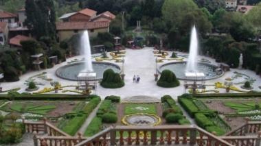 Collodi ritorna paese dei balocchi