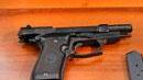 Minaccia e spara con pistola finta modificata, denunciato